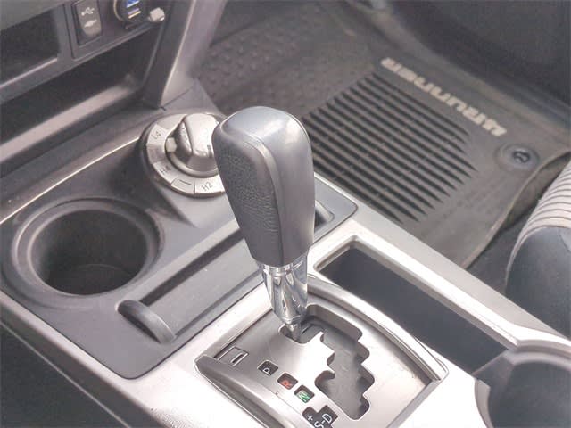 2014 Toyota 4Runner SR5 16
