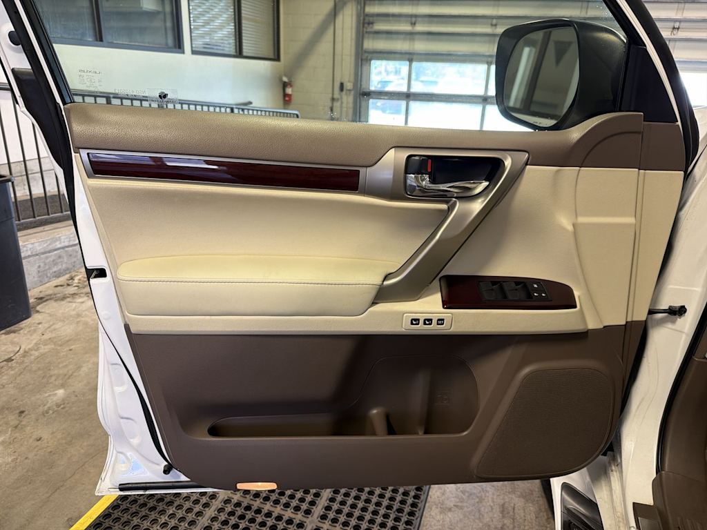 Thumbnail: 2019 Lexus GX - 24