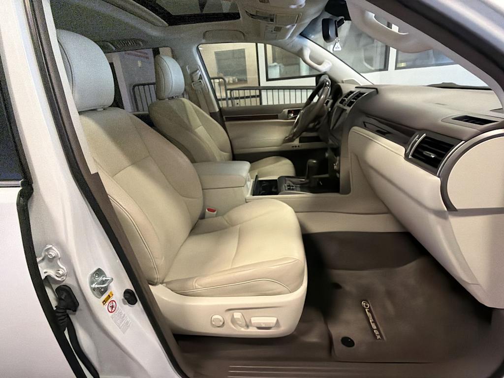 Thumbnail: 2019 Lexus GX - 12