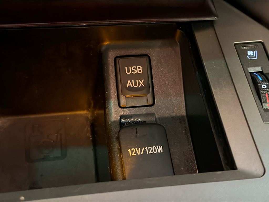 Thumbnail: 2012 Lexus GX - 37