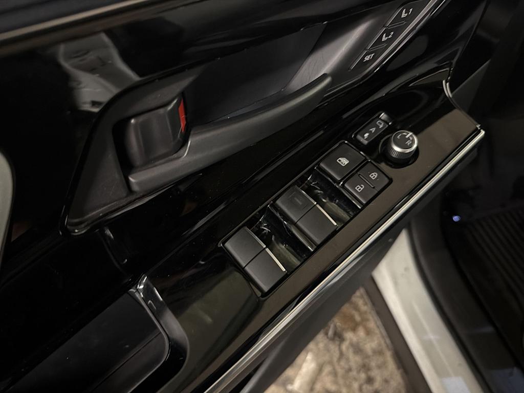 Thumbnail: 2023 Subaru Solterra - 21