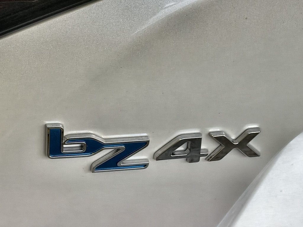 Thumbnail: 2024 Toyota bZ4X - 25