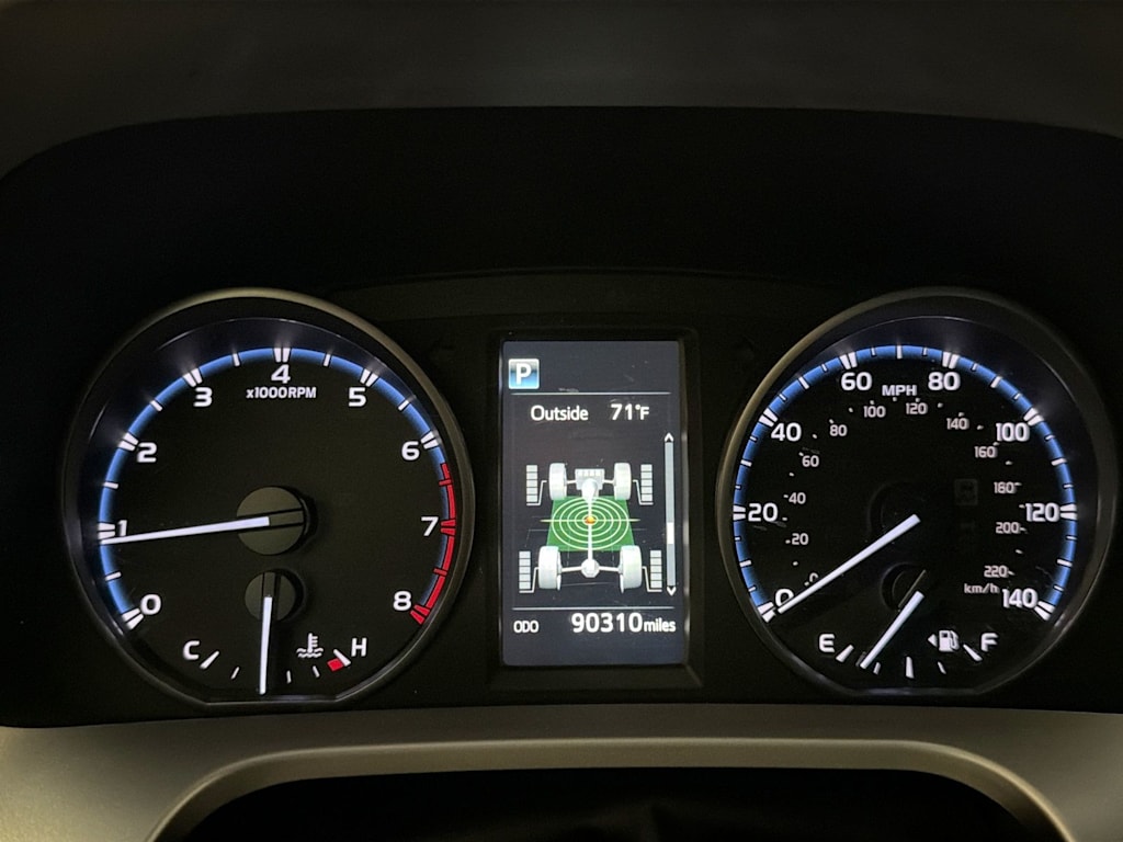 Thumbnail: 2018 Toyota RAV4 - 16