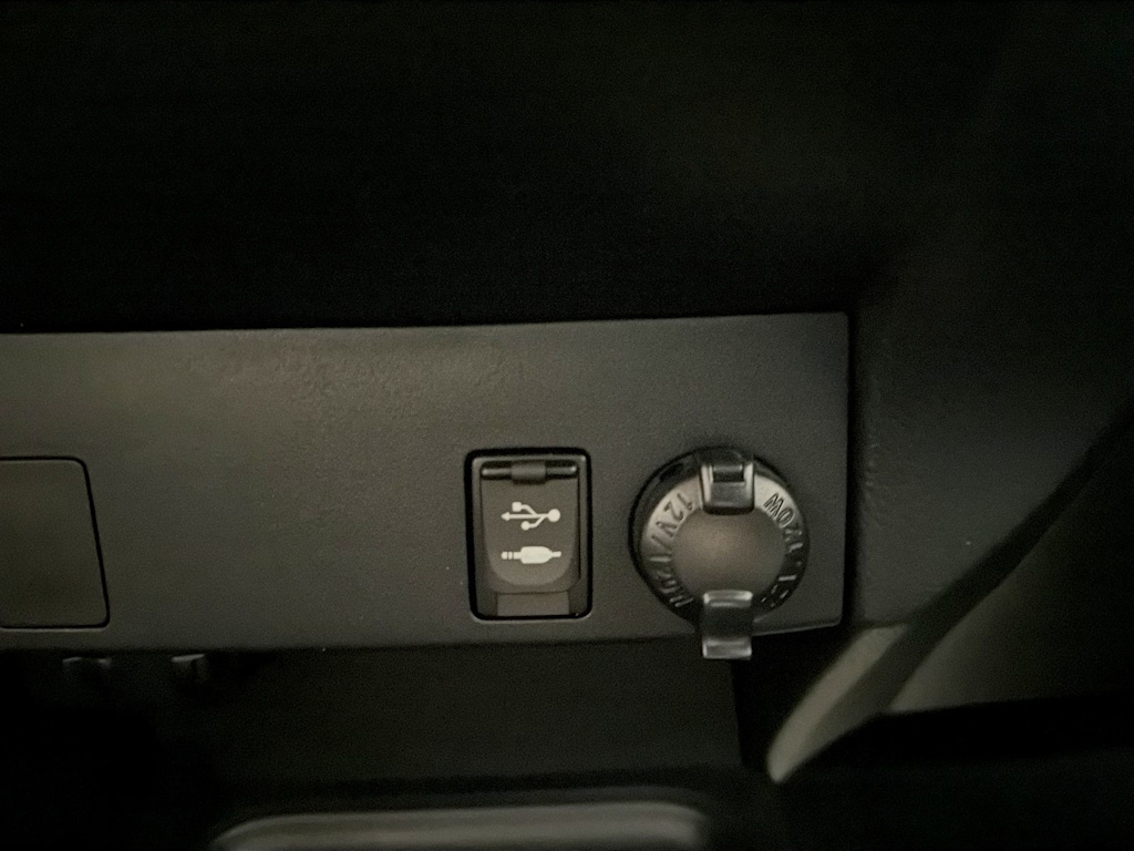 Thumbnail: 2018 Toyota RAV4 - 34