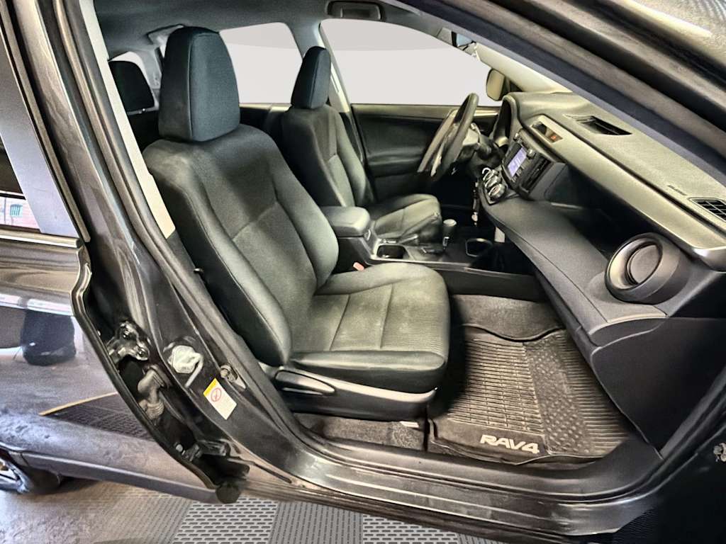 Thumbnail: 2018 Toyota RAV4 - 12