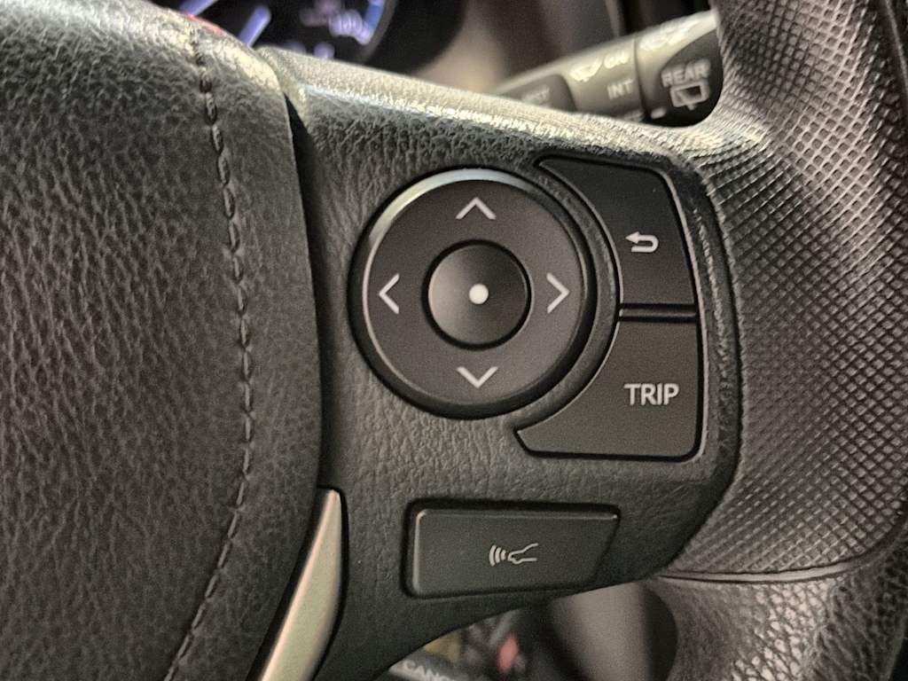 Thumbnail: 2018 Toyota RAV4 - 30