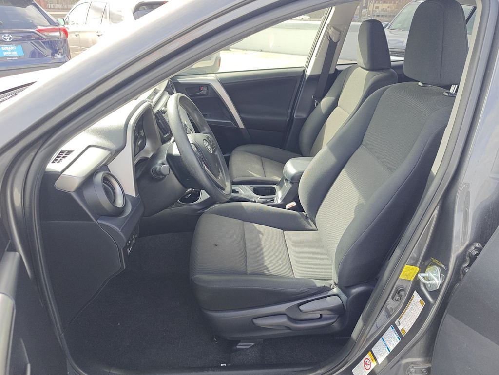 2017 Toyota RAV4 LE - Photo 11