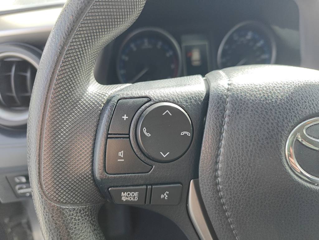 2017 Toyota RAV4 LE - Photo 29