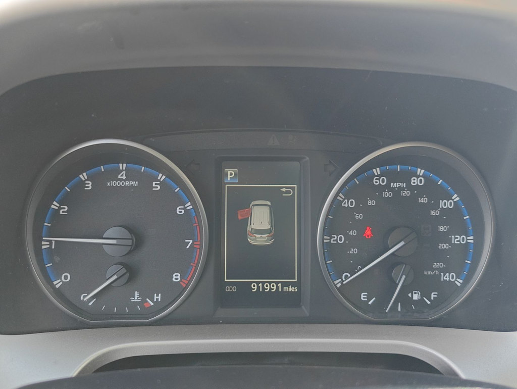 2017 Toyota RAV4 LE - Photo 16