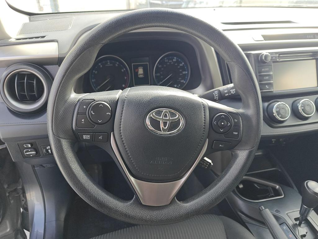 2017 Toyota RAV4 LE - Photo 10