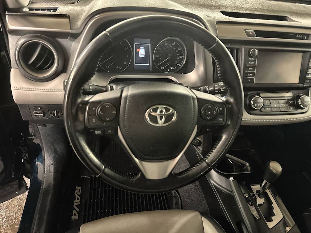 Thumbnail: 2018 Toyota RAV4 - 13