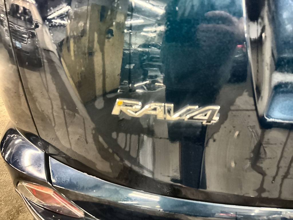Thumbnail: 2018 Toyota RAV4 - 26