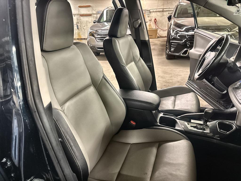 Thumbnail: 2018 Toyota RAV4 - 11