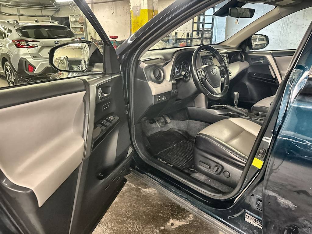 Thumbnail: 2018 Toyota RAV4 - 2