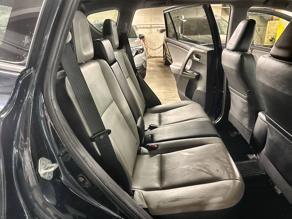 Thumbnail: 2018 Toyota RAV4 - 30