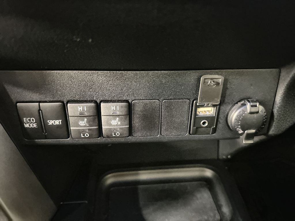 Thumbnail: 2018 Toyota RAV4 - 35