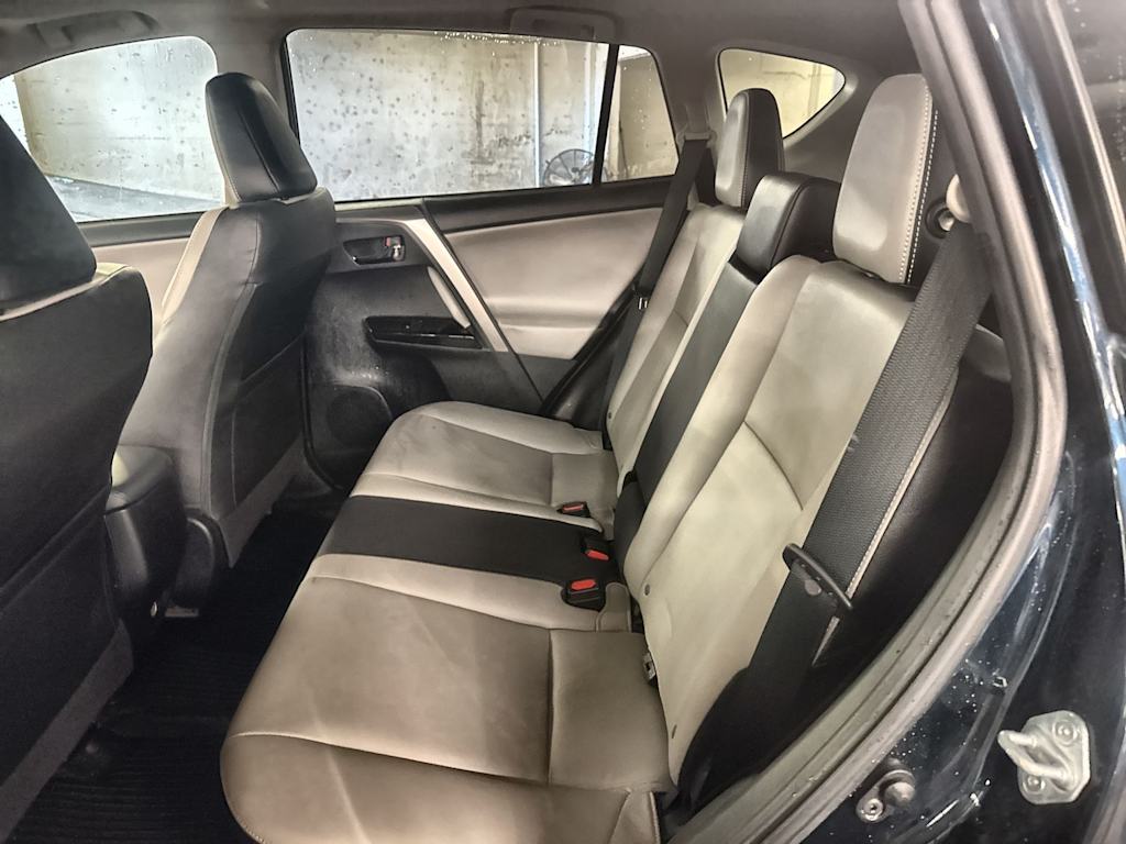 Thumbnail: 2018 Toyota RAV4 - 29
