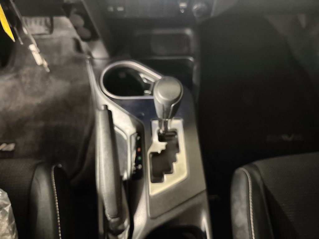 Thumbnail: 2016 Toyota RAV4 - 13
