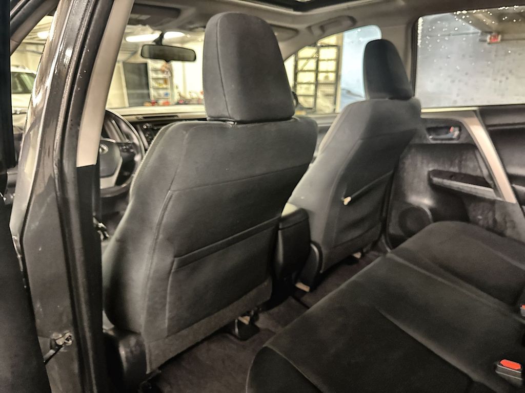 Thumbnail: 2016 Toyota RAV4 - 11