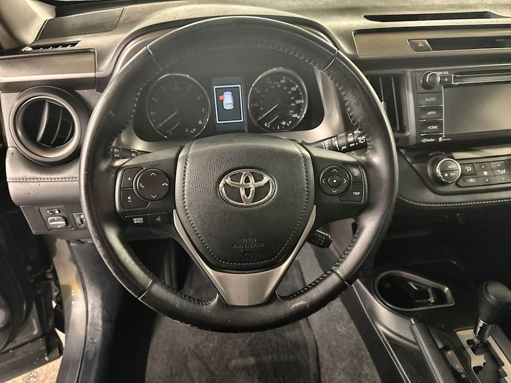 Thumbnail: 2016 Toyota RAV4 - 8