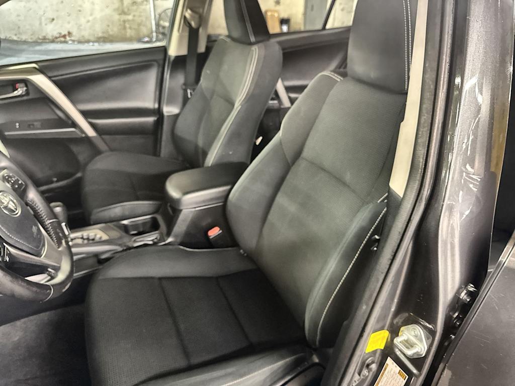 Thumbnail: 2016 Toyota RAV4 - 9