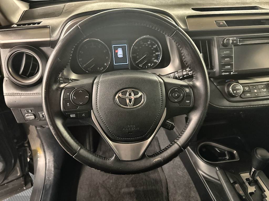 Thumbnail: 2016 Toyota RAV4 - 8