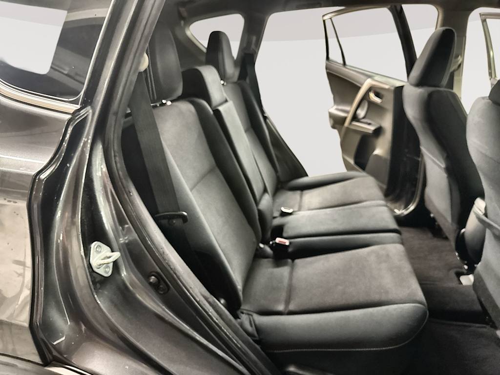 Thumbnail: 2016 Toyota RAV4 - 29