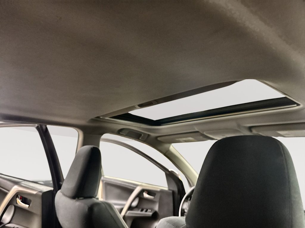 Thumbnail: 2016 Toyota RAV4 - 30