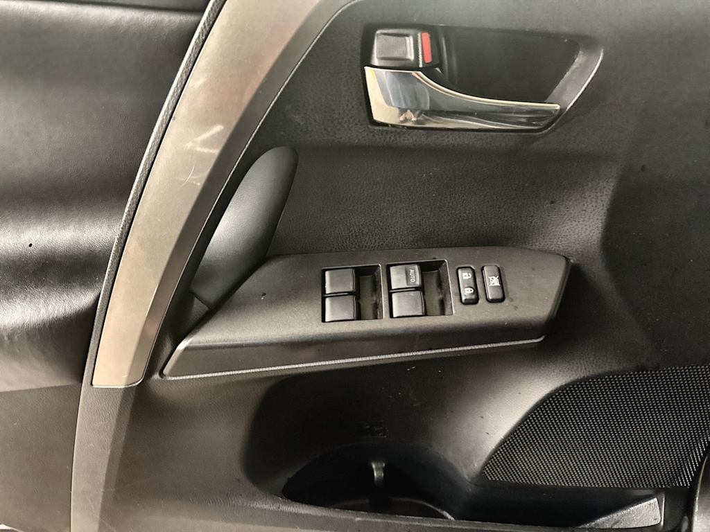 Thumbnail: 2016 Toyota RAV4 - 26