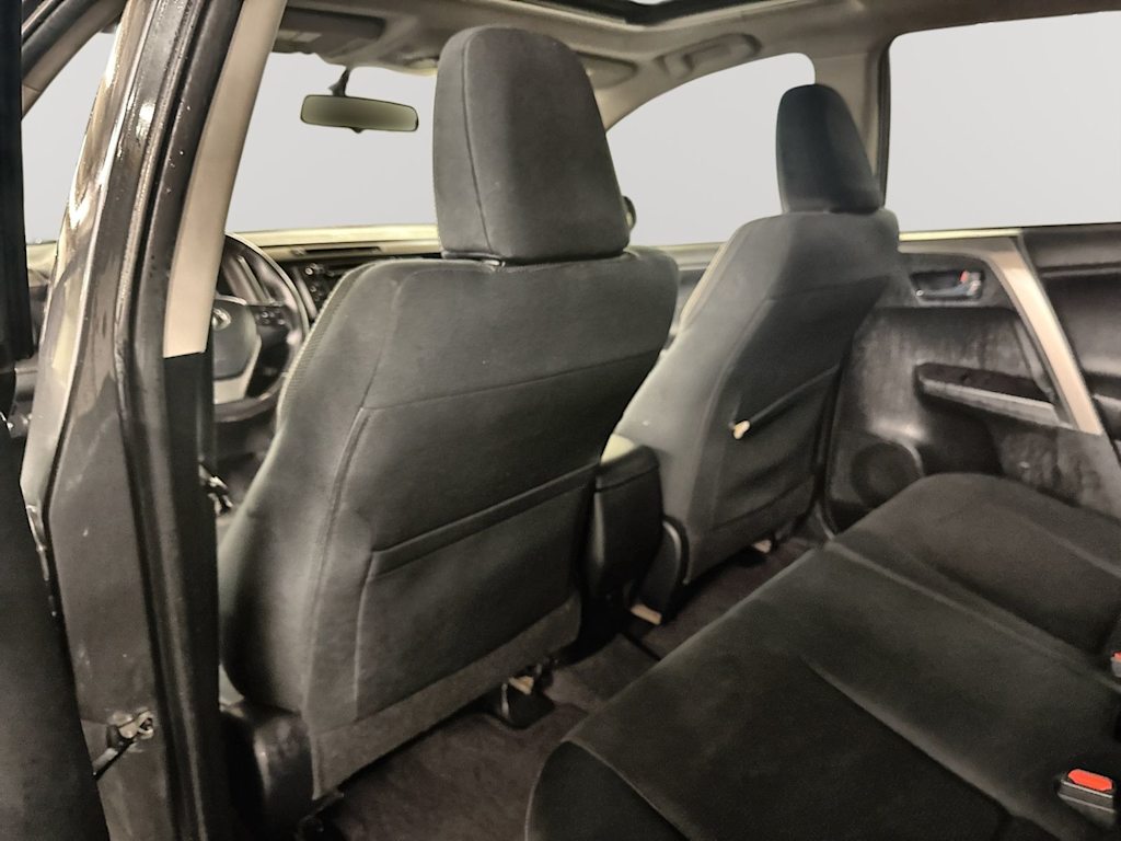 Thumbnail: 2016 Toyota RAV4 - 11