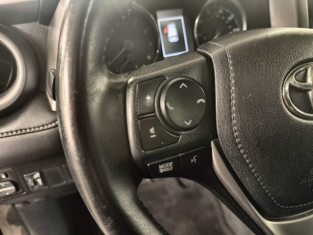 Thumbnail: 2016 Toyota RAV4 - 31