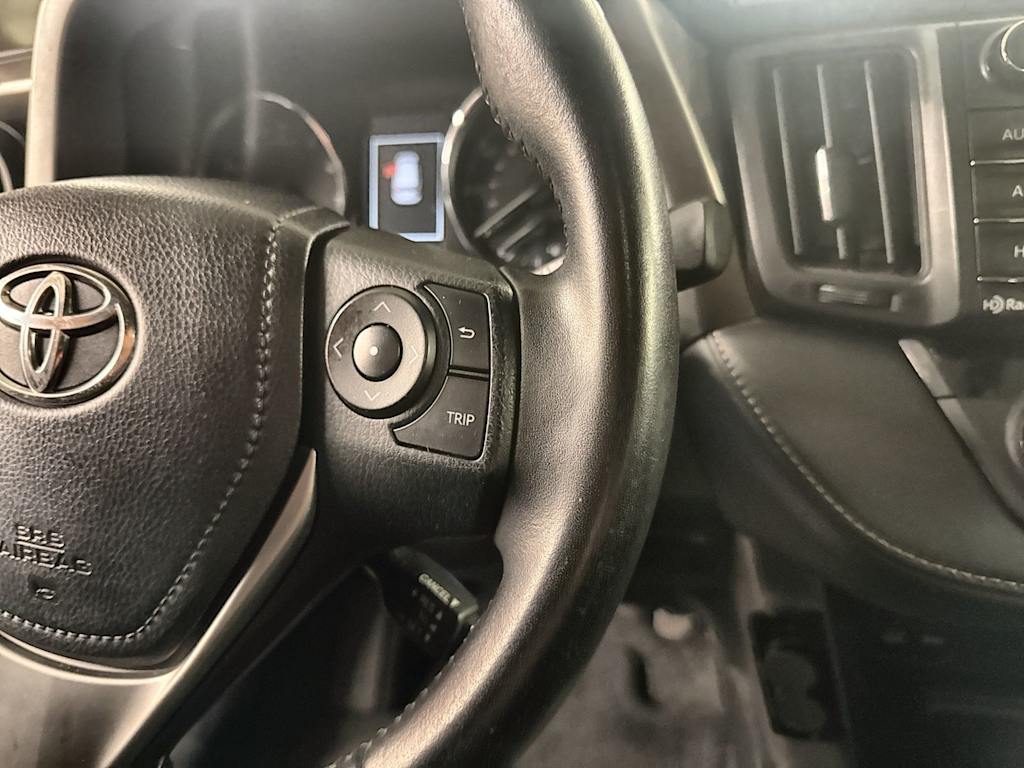 Thumbnail: 2016 Toyota RAV4 - 32