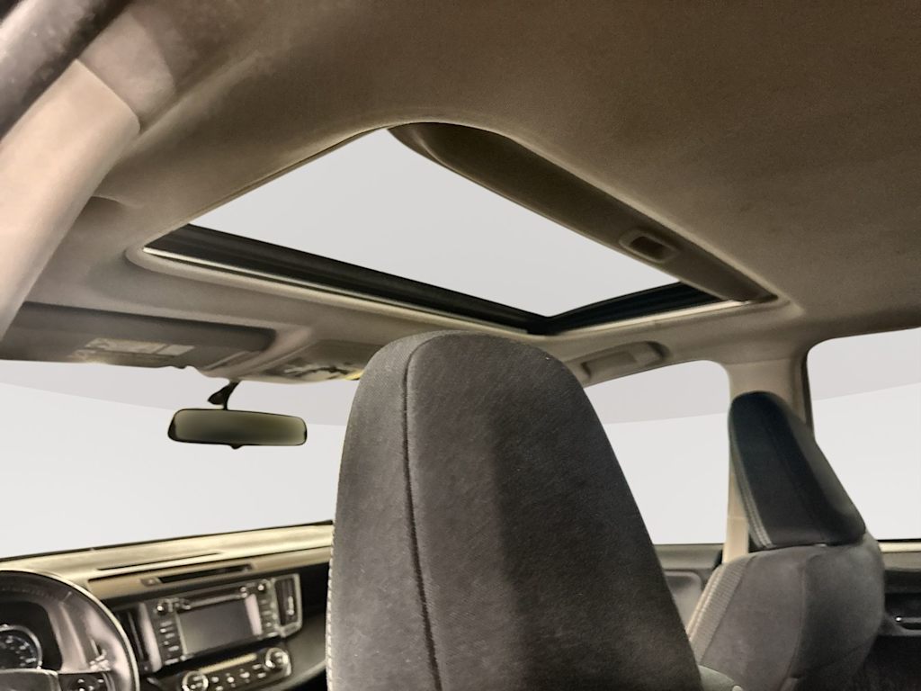 Thumbnail: 2016 Toyota RAV4 - 27