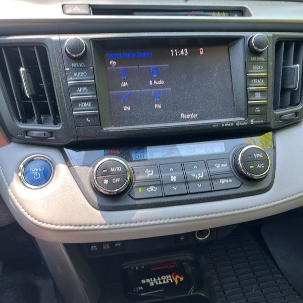 Thumbnail: 2018 Toyota RAV4 - 11