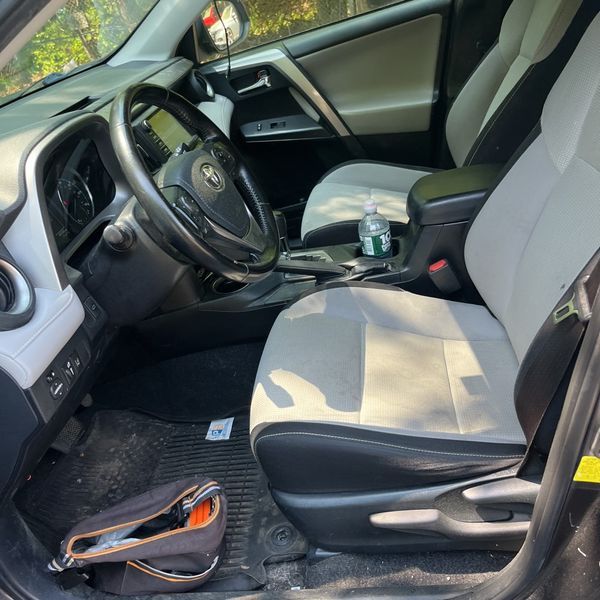 Thumbnail: 2018 Toyota RAV4 - 9
