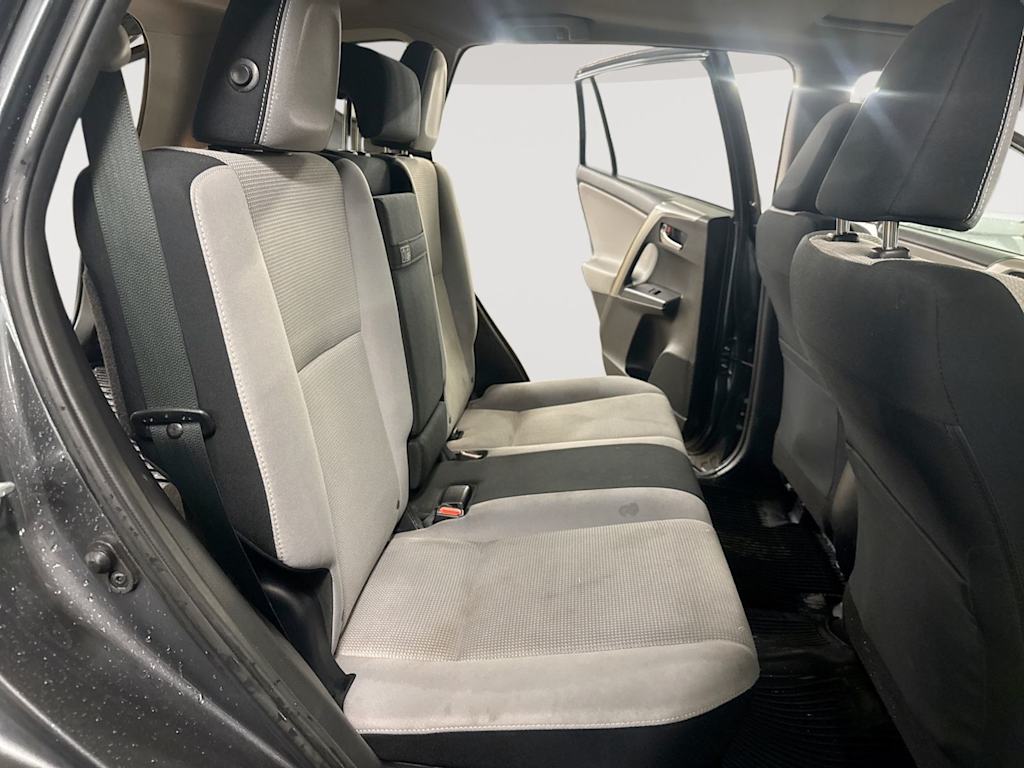 Thumbnail: 2018 Toyota RAV4 - 24