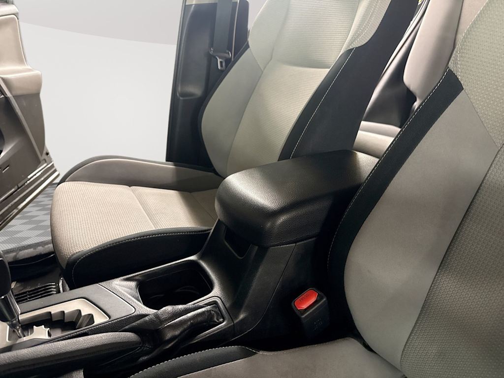 Thumbnail: 2018 Toyota RAV4 - 29