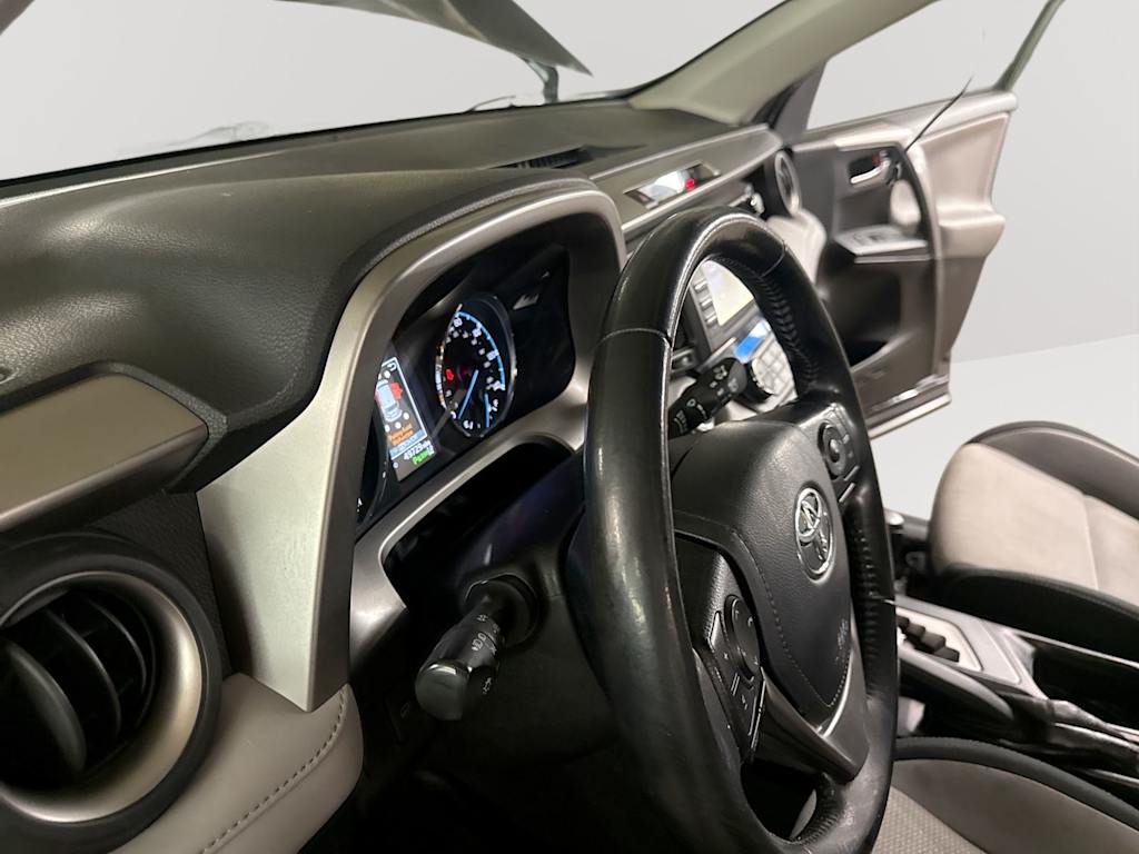 Thumbnail: 2018 Toyota RAV4 - 28
