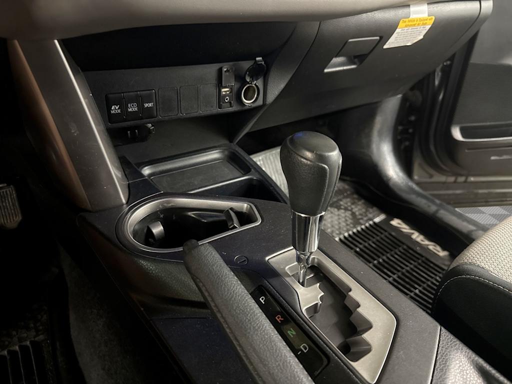 Thumbnail: 2018 Toyota RAV4 - 30