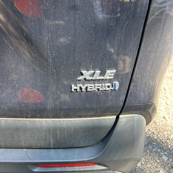 Thumbnail: 2021 Toyota RAV4 - 7