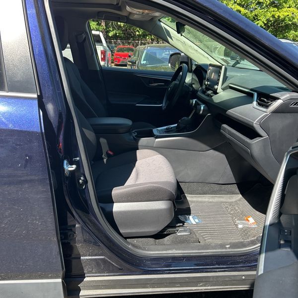 Thumbnail: 2021 Toyota RAV4 - 9