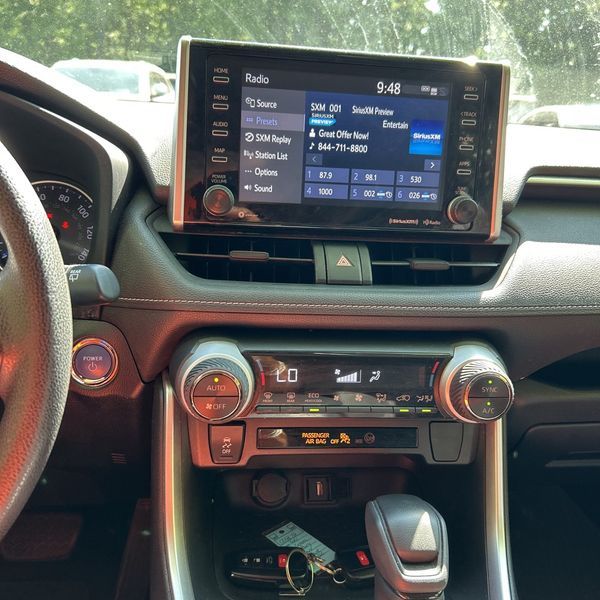 Thumbnail: 2021 Toyota RAV4 - 27
