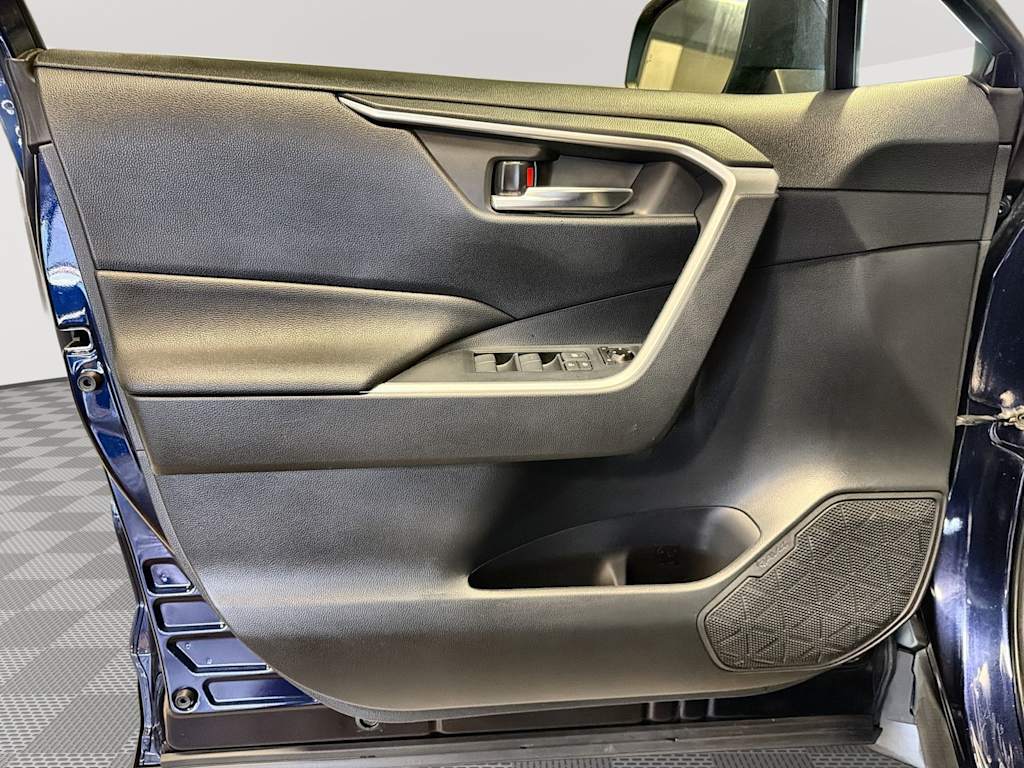 Thumbnail: 2021 Toyota RAV4 - 24
