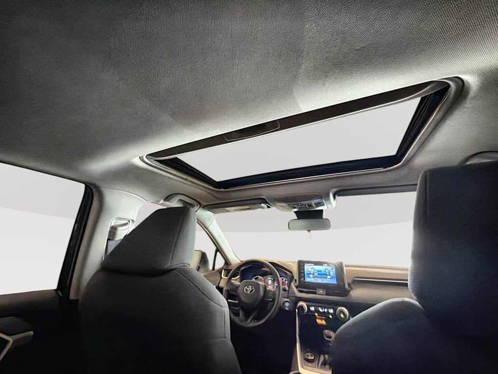 Thumbnail: 2021 Toyota RAV4 - 32