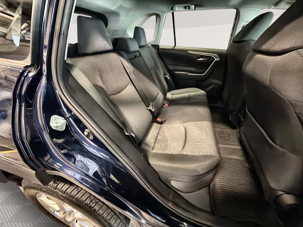 Thumbnail: 2021 Toyota RAV4 - 31