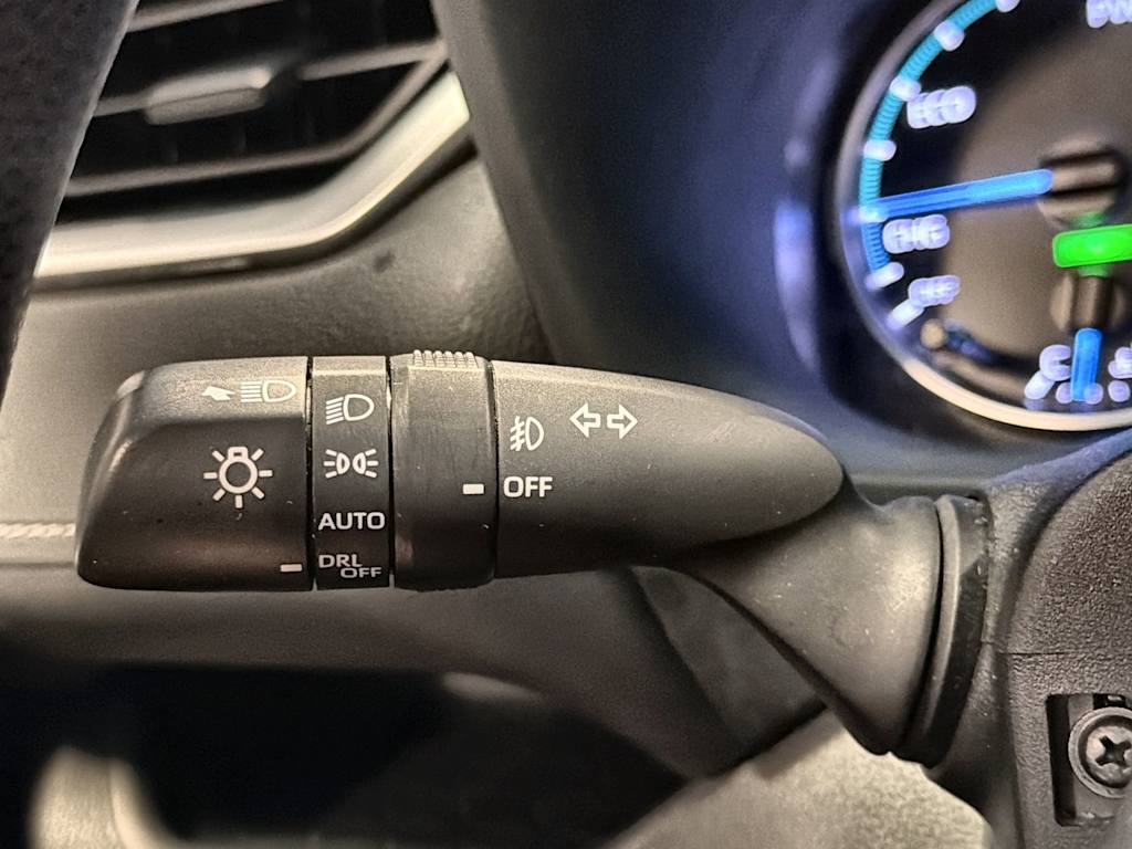 Thumbnail: 2021 Toyota RAV4 - 15