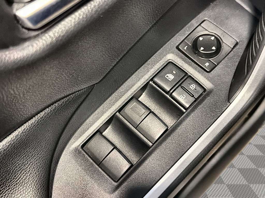 Thumbnail: 2021 Toyota RAV4 - 28