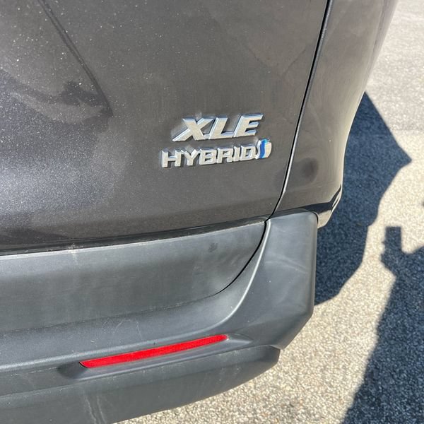 Thumbnail: 2020 Toyota RAV4 - 7