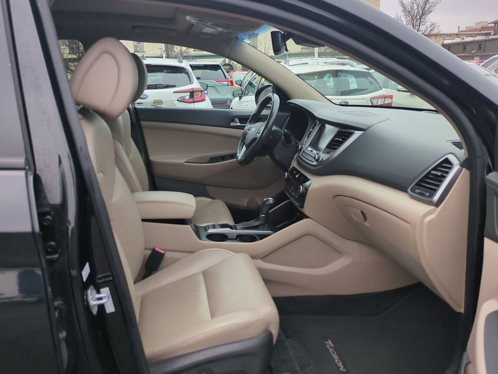 Thumbnail: 2017 Hyundai Tucson - 12