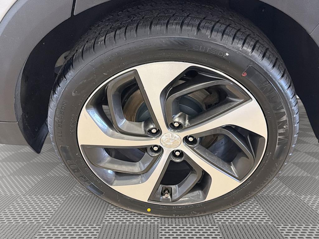 Thumbnail: 2017 Hyundai Tucson - 8